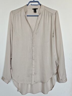 H&M Light Beige V-Neck Long Sleeve Blouse